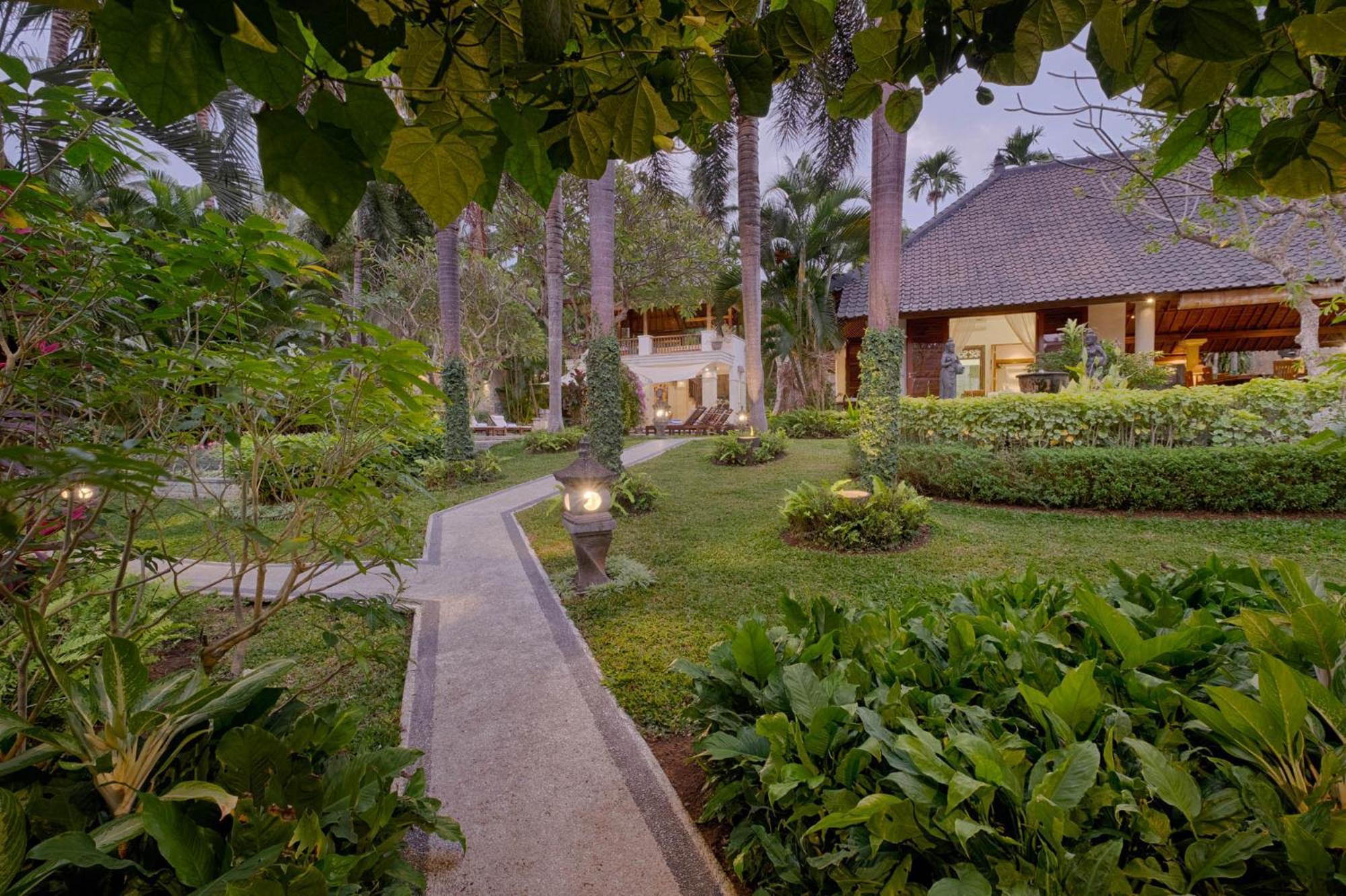 Kutus Kutus Saba Beach Villa Yogyakarta Exteriér fotografie
